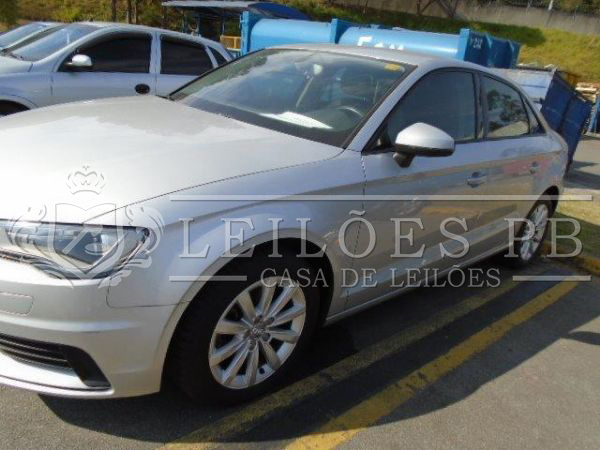 LOTE 002 - Audi A3 Sedan LM 1.4 2014