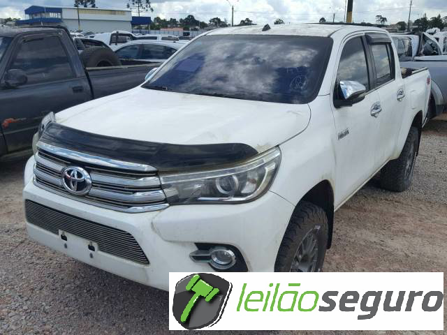 LOTE 009 TOYOTA HILUX CD 2016