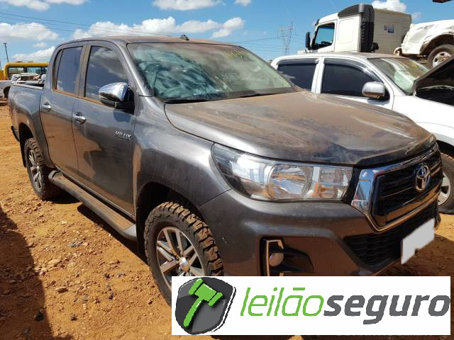 LOTE 015 TOYOTA HILUX CD 2020