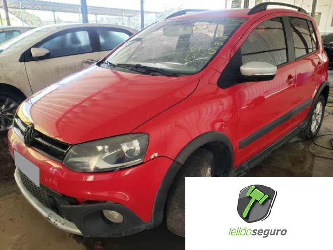 LOTE 005 VOLKSWAGEN CROSSFOX 2013..