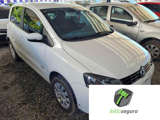 LOTE 012 VOLKSWAGEN FOX 2013..